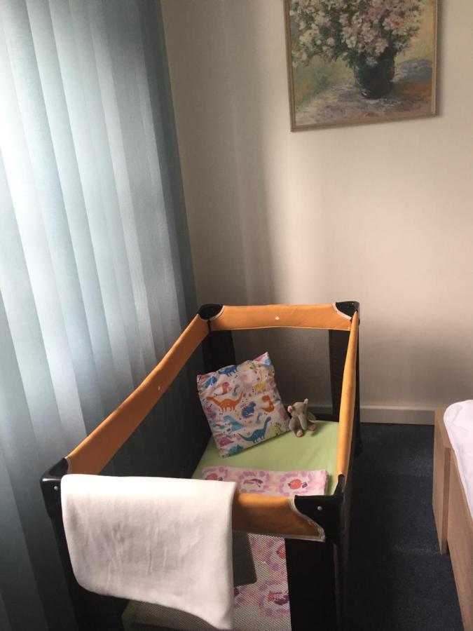 Blue Apartment In Beautiful English Style Garden With Atmosphere Prague Ngoại thất bức ảnh